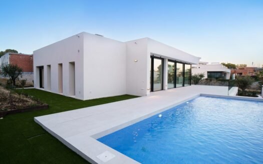 Villa for sale in Orihuela
