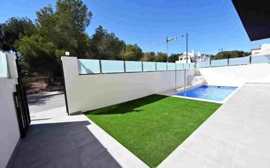 Town House for sale in Orihuela Costa