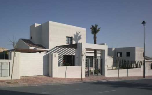 Villa for sale in Sucina