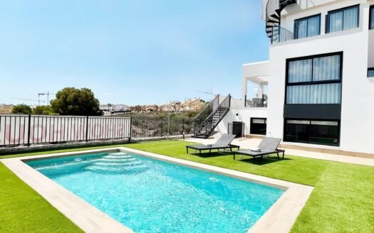 Villa for sale in Algorfa