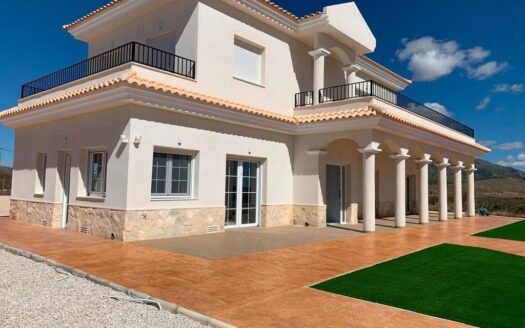 Villa for sale in Pinoso