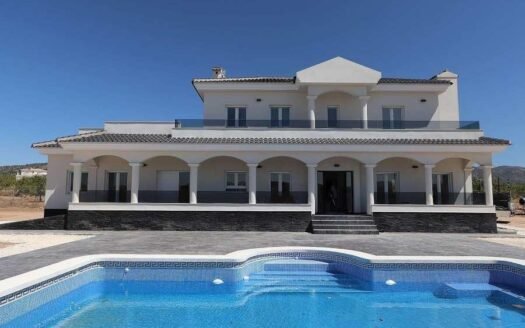 Villa for sale in Pinoso