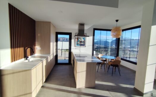 Villa for sale in Polop