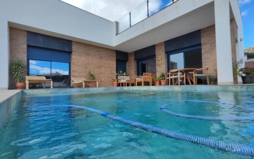 Villa for sale in Pinoso