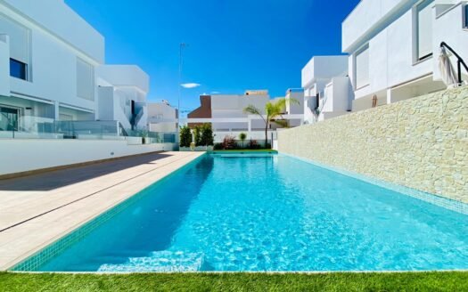 Bungalow for sale in Pilar de La Horadada