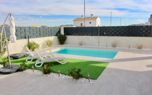 Villa for sale in Pinoso