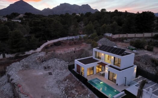 Villa for sale in Alfas del Pi