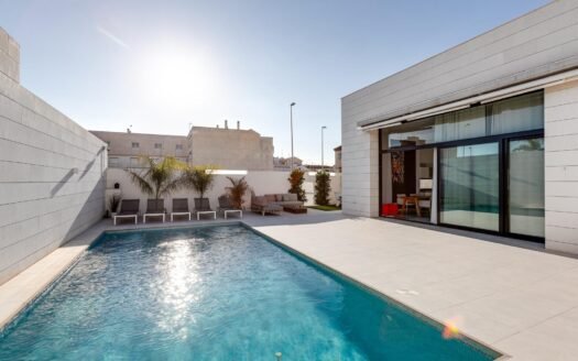 Villa for sale in Pilar de La Horadada