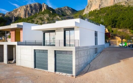 Villa for sale in Polop