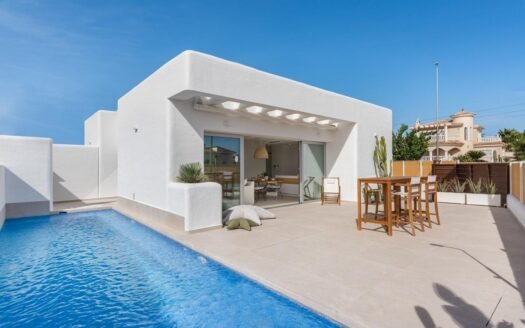Villa for sale in Los Alcazares