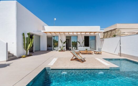 Villa for sale in Benijofar