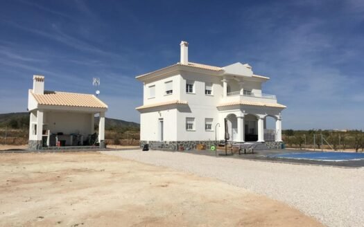 Villa for sale in Pinoso