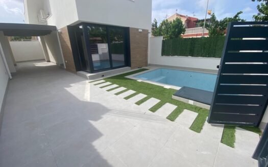 Villa for sale in Los Alcazares