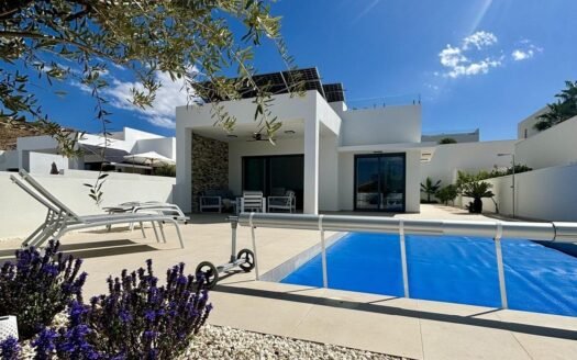 Villa for sale in Benijofar