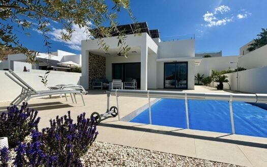 Villa for sale in Benijofar
