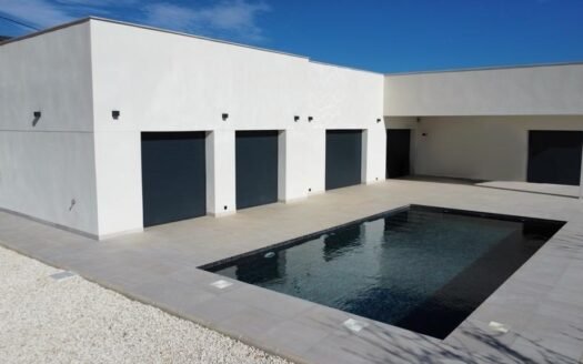 Villa for sale in Pinoso