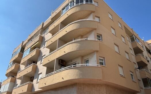 Apartment for sale in Torrevieja with spectacular sea views