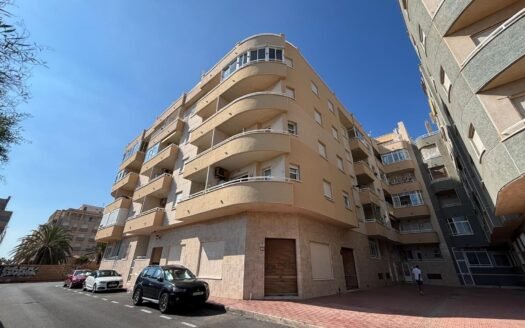Apartment for sale in Torrevieja with spectacular sea views