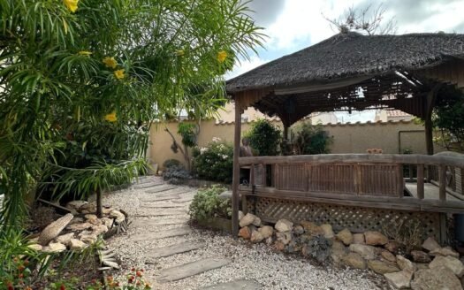 Detached Villa + Guest House – 109 m² + 64 m² Studio