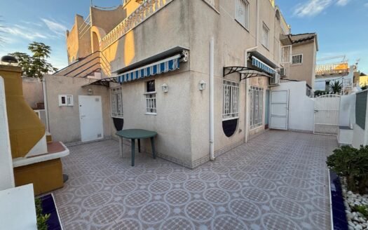 Semi for sale in Torrevieja