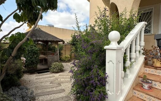 Detached Villa + Guest House – 109 m² + 64 m² Studio