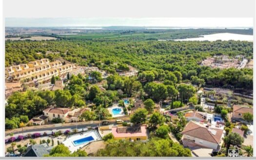Villa for sale in Algorfa