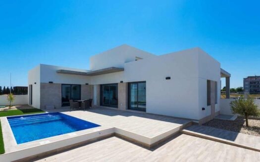 THE MEDITERRANEAN LIFESTYLE ALL ON ONE LEVEL