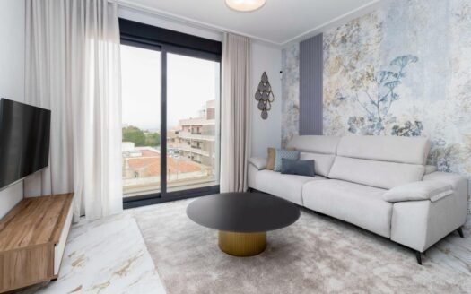 Beautiful Penthouse in Guardamar del Segura with Private Solarium and Two Parking Spaces