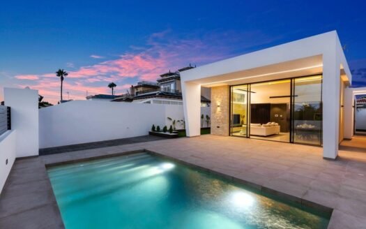 Villa for sale in Torrevieja