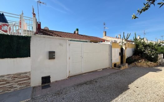 Ground-Floor Bungalow in Torrevieja – Cozy, Comfortable & Ideally Located