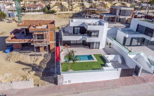 NEW BUILD VILLAS IN ROJALES