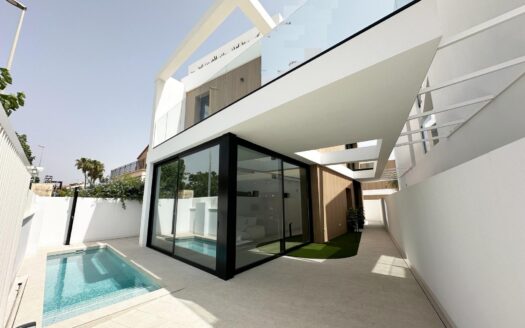 Exclusive New Build Villas 300 m from the Beach in Torre de la Horadada