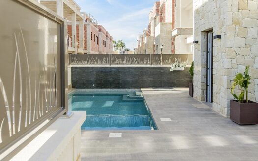 Villa for sale in Los Montesinos