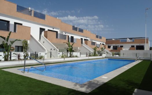 Bungalows modernos de nueva construcción en venta en Pilar de la Horadada