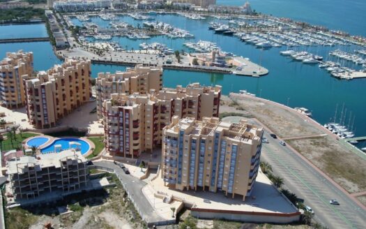 HERMOSOS APARTAMENTOS CON VISTAS AL MAR EN LA MANGA