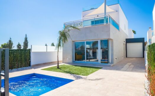 Villa for sale in Los Alcazares