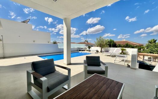 VILLAS DE OBRA NUEVA EN ROJALES