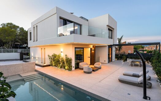 Exclusivas villas de nueva construcción con piscina privada en La Nucía, cerca de Benidorm