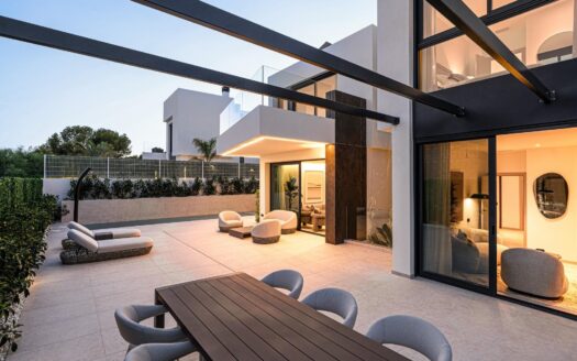 Exclusivas villas de nueva construcción con piscina privada en La Nucía, cerca de Benidorm
