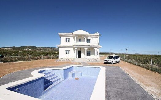 Villa for sale in Pinoso