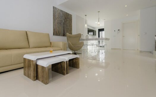 VILLA DE OBRA NUEVA EN ORIHUELA COSTA (CAMPOAMOR)