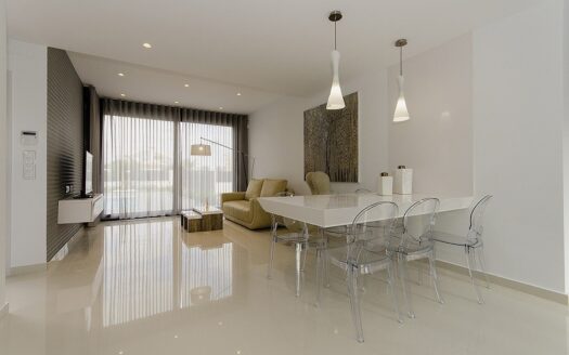 VILLA DE OBRA NUEVA EN ORIHUELA COSTA (CAMPOAMOR)