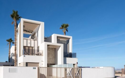 Villas de nueva construcción con piscina privada en Serena Golf-Los Alcázares