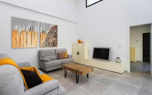 THE MEDITERRANEAN LIFESTYLE ALL ON ONE LEVEL