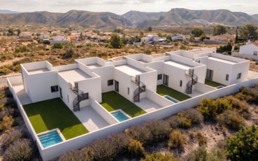 Development of 4 newly built semi-detached and terraced villas with private swimming pools at the Mazarrón Country Club